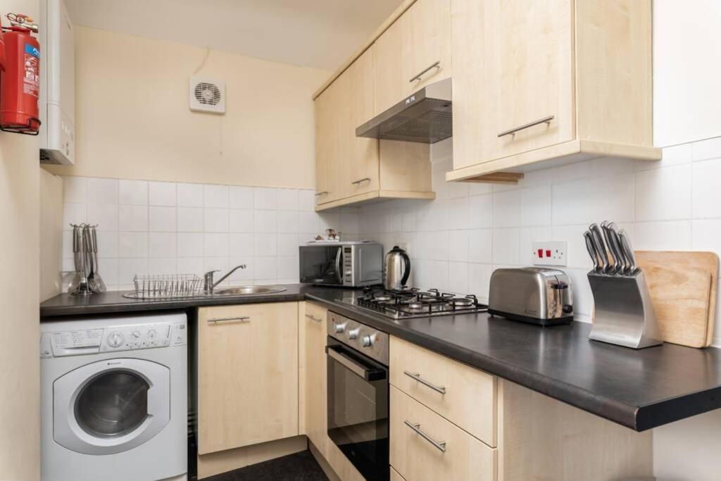 Sleeps 5, Smart Tv'S In Bedrooms Swansea Buitenkant foto