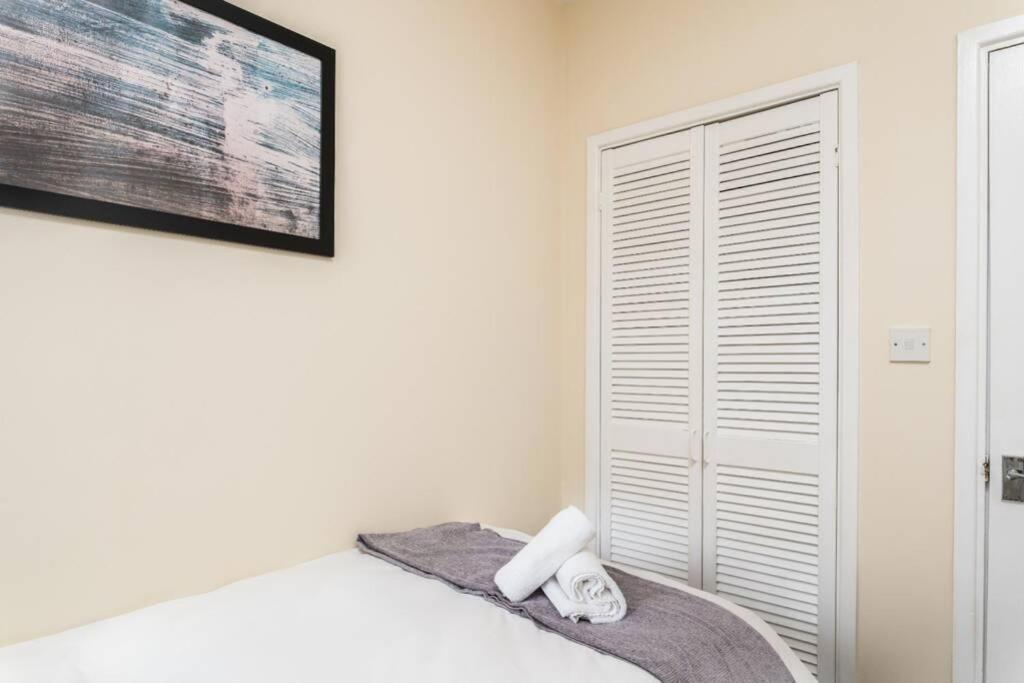 Sleeps 5, Smart Tv'S In Bedrooms Swansea Buitenkant foto