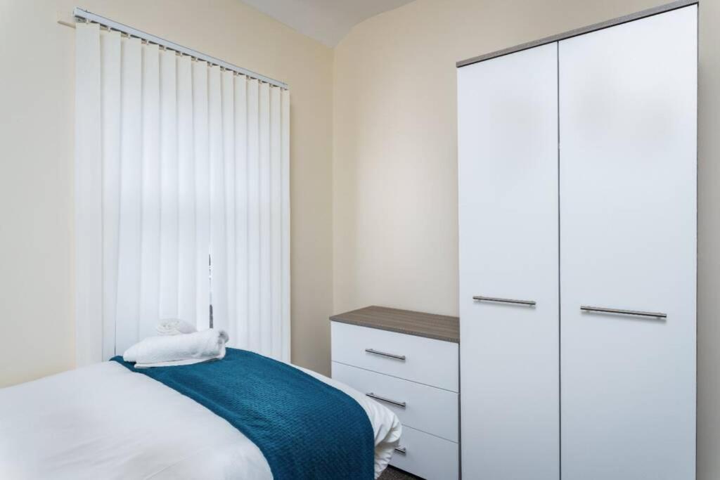 Sleeps 5, Smart Tv'S In Bedrooms Swansea Buitenkant foto