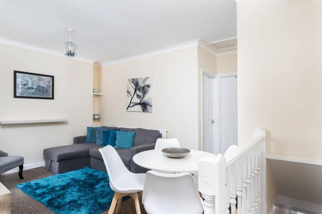 Sleeps 5, Smart Tv'S In Bedrooms Swansea Buitenkant foto